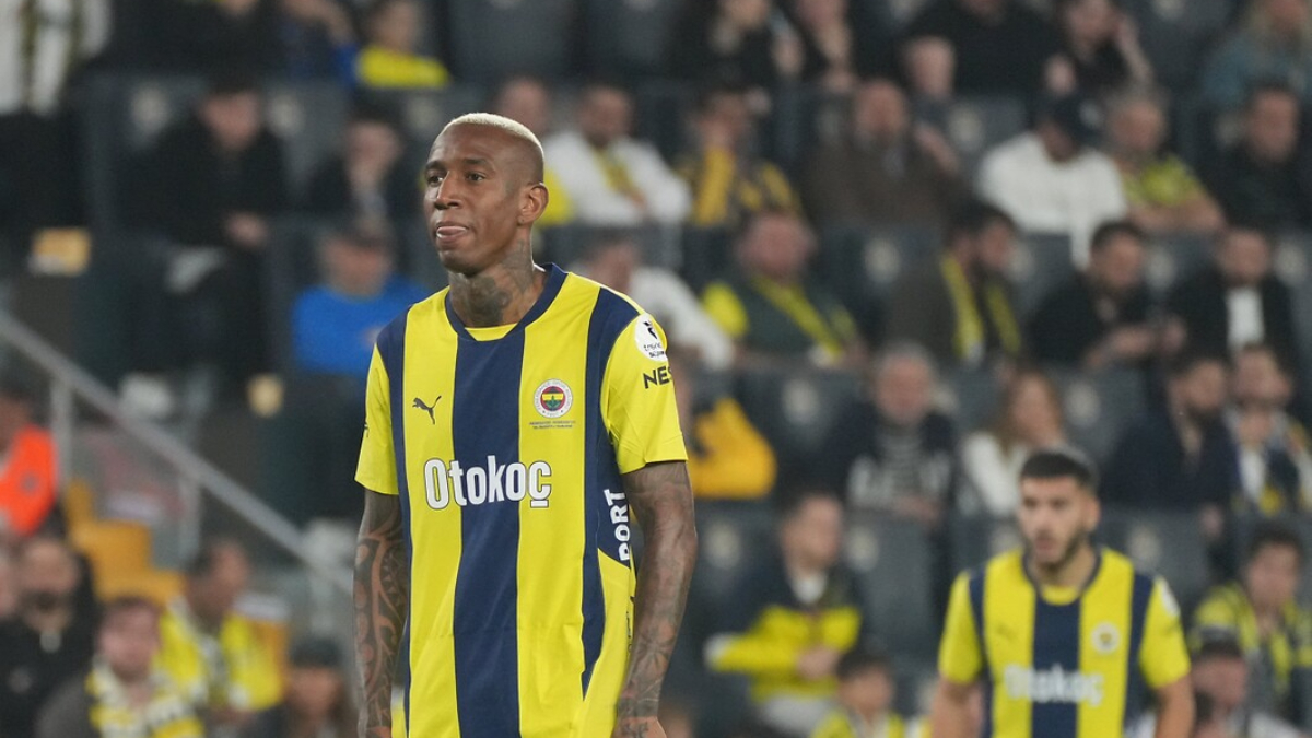 basaksehirden-anderson-talisca-icin-kirmizi-kart-itirazi-17k2V9LV.jpg